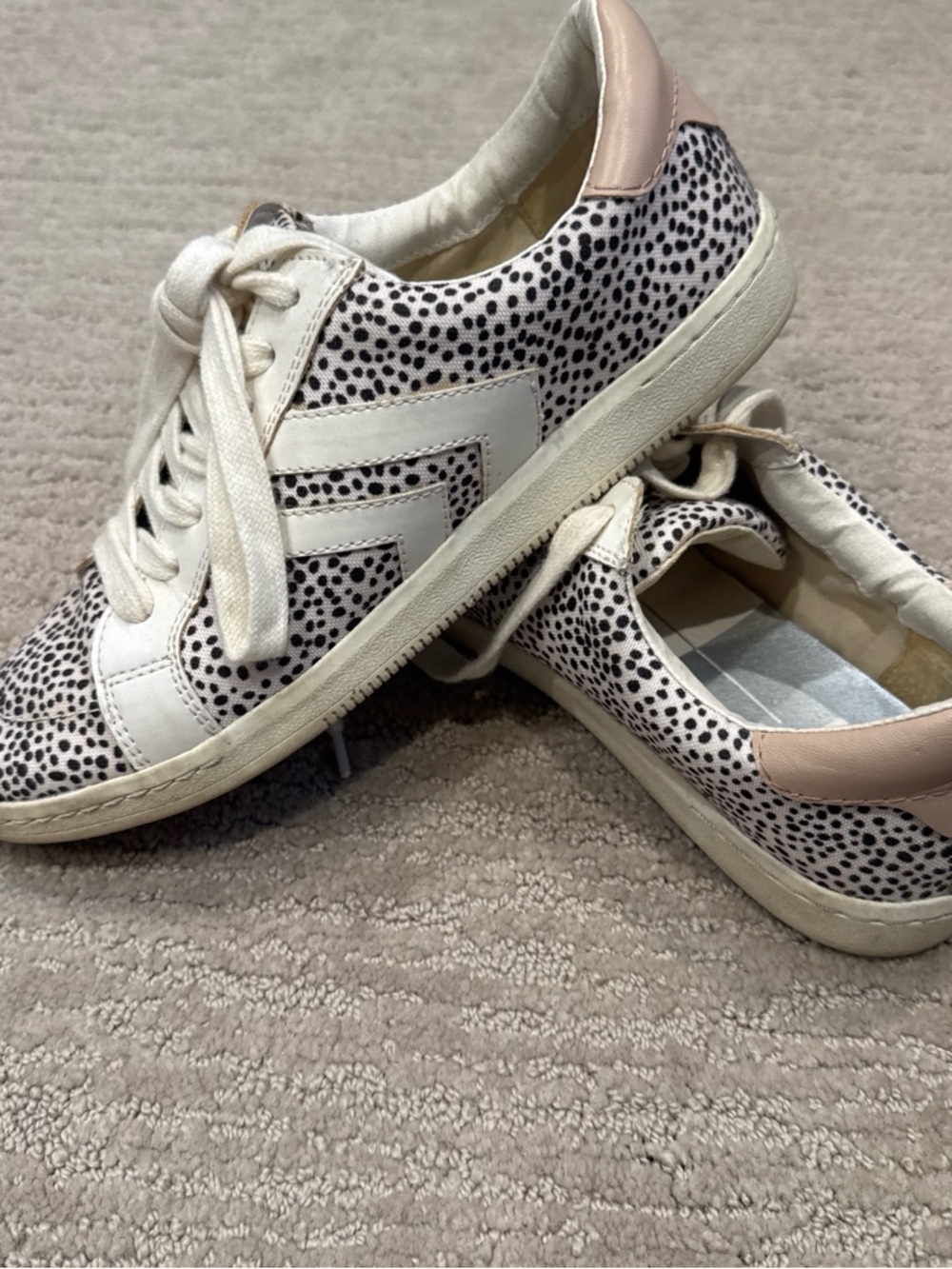 Women’s Casual White & Pink Spotted Lace-Up Sneakers
